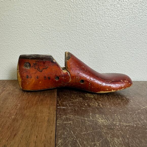 Vintage‎ Antique? Wooden Cobbler Shoe Form Gebl Company Size 7C - Picture 1 of 11